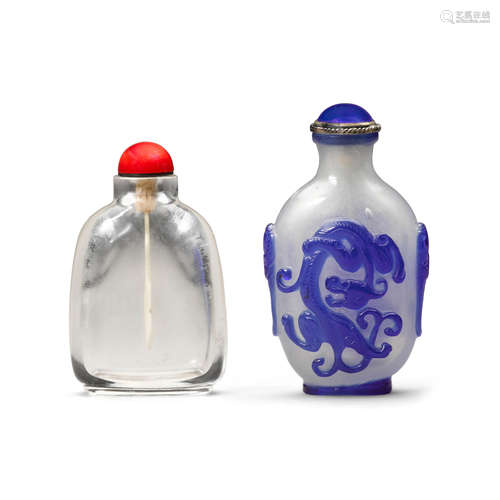 Two glass snuff bottles Late 19th/early 20th century