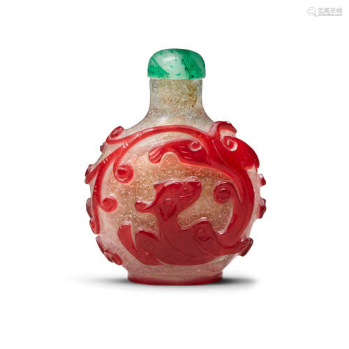 A red overlaid 'snowflake' glass snuff bottle 1780-1880