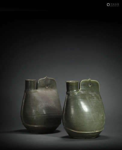 Green glazed sachet pot from the Five Dynasties
