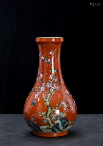 Vermilion red vase in Pipa form from Qing