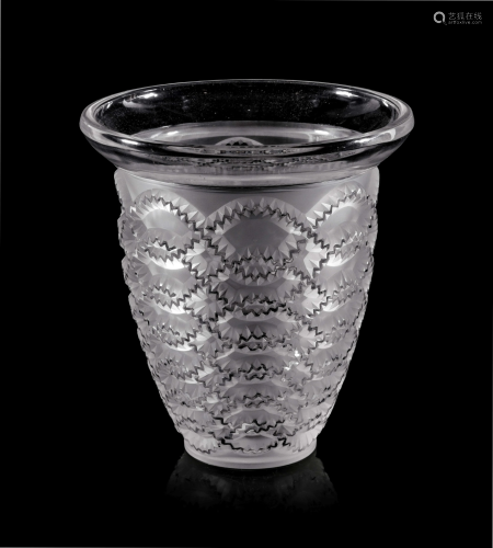 A Lalique Guirlandes Vase