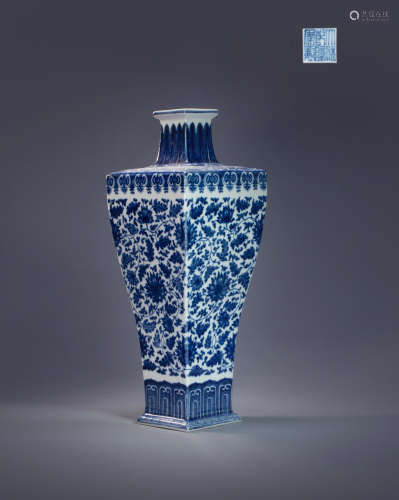 Blue and  White vase  With flo Wer painting from Qing