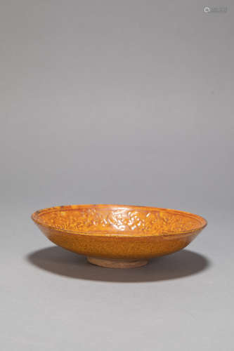 Yello W glazed plate carved flo Wer from Liao