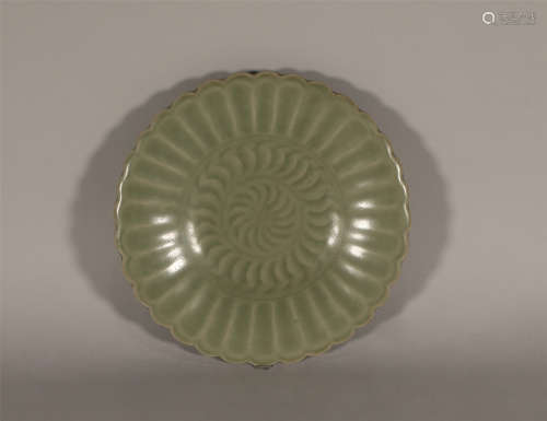 Longquan Celadon Glazed Lobed Plate Yuan Style
