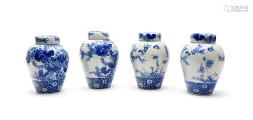 Quatre pots à thé couvertsJAPON - EPOQUE MEIJI (1868 - 1912)...