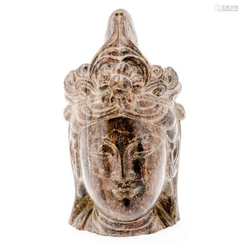 Kopf einer Guanyin China. Stein. H. 27,2 cm. Die vollplastis...