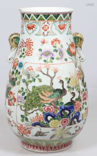 Große Ziervase China, 19. Jahrhundert. Porzellan. Polychrom ...