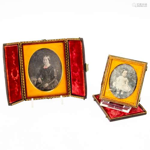 2 Daguerreotypien Wohl um 1840. Damen- und Kinderaufnahme. J...