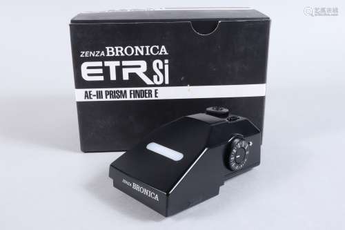 A Zenza Bronica ETRsi AE III Prism Finder E, serial no 11040...