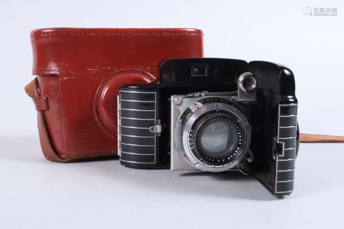 A Kodak Bantam Special Rangefinder Camera, shutter working, ...