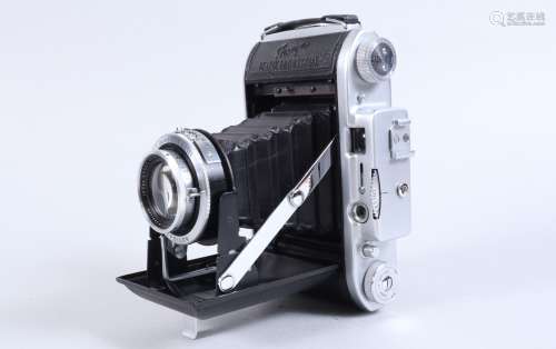 An Ensign Selfix 820 Special Folding Camera, serial no E3222...
