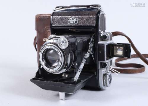 A Zeiss Ikon Super Ikonta A 531 Folding Camera, 1937-50, ser...