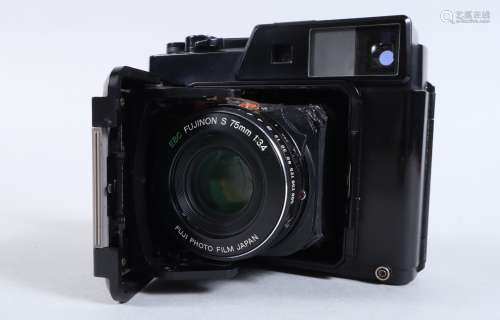 A Fujica GS645 Professional Camera, serial no 3020152, shutt...
