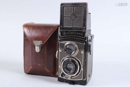 An 'Art Deco' Rolleicord I TLR Camera, internal serial no 00...