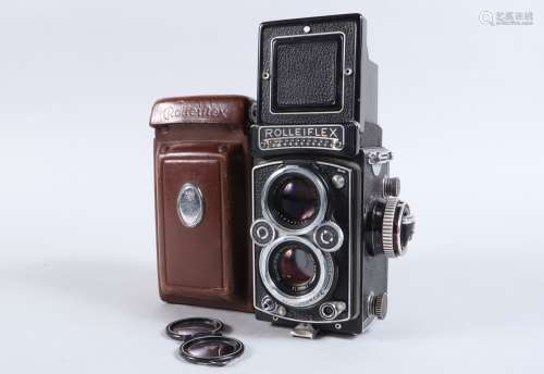 A Rolleiflex 3.5E TLR Camera, serial no 1742646, body G, som...
