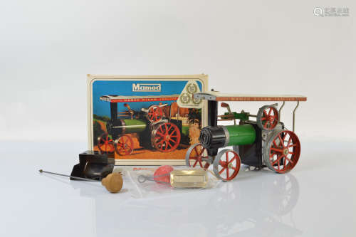 A Mamod Traction Engine, T.E.1a with box and accessories.