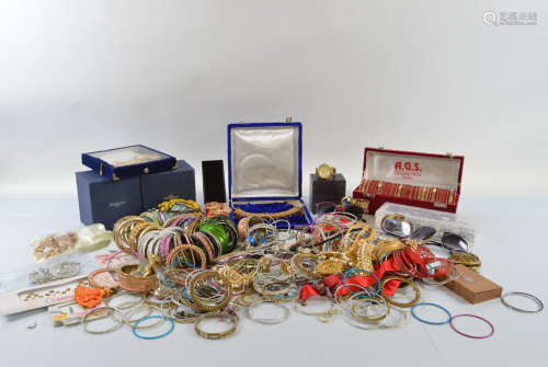 A good mixed lot of costume jewellery, mostly Eastern in sty...