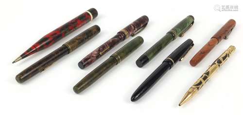 Vintage fountain pens and propelling pencils including Onoto...