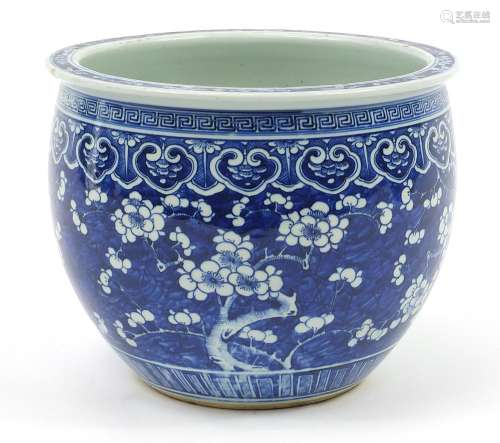 Large Chinese blue and white porcelain jardinière hand paint...