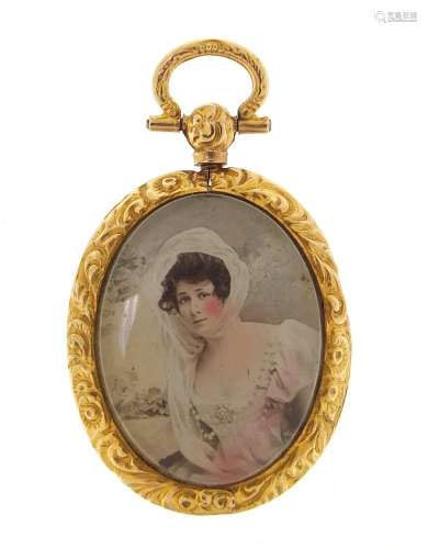 Victorian 9ct gold mourning locket with bevelled glass, 4cm ...