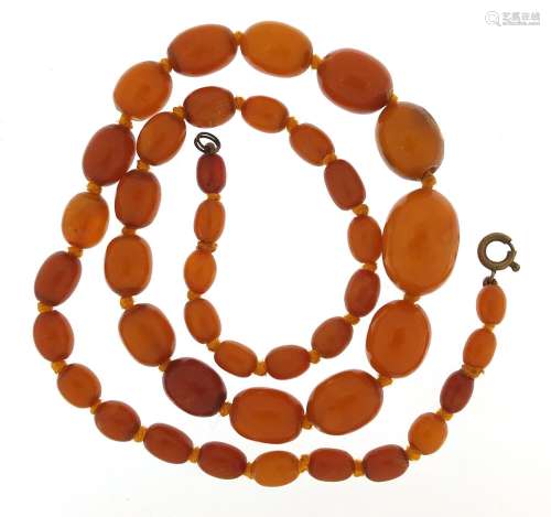 Butterscotch amber coloured graduated bead necklace, 48cm in...