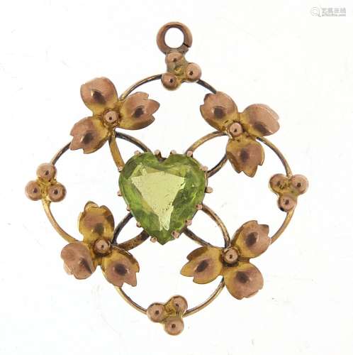 Art Nouveau 9ct gold peridot love heart pendant, 2.7cm high,...