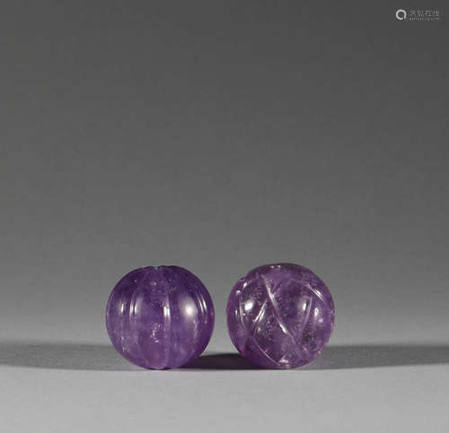 A pair of amethyst beads in Han Dynasty