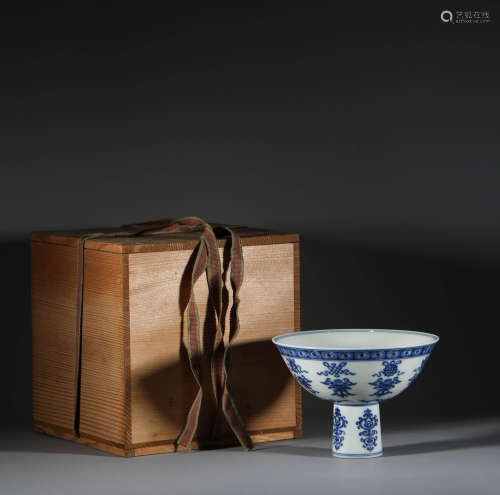 Qing Dynasty blue and white Gaozu cup
