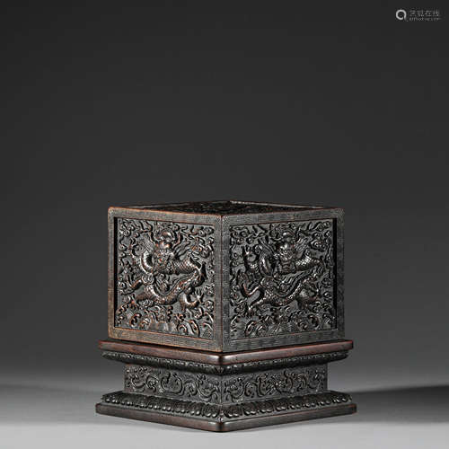 Red sandalwood dragon pattern jade seal box in Qing Dynasty