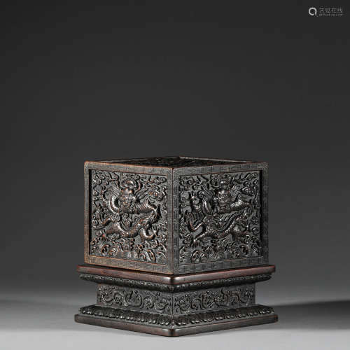 Red sandalwood dragon pattern jade seal box in Qing Dynasty