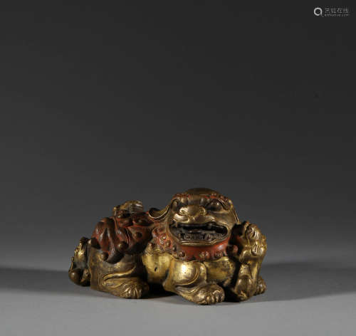 Bronze gilded auspicious beasts in Qing Dynasty