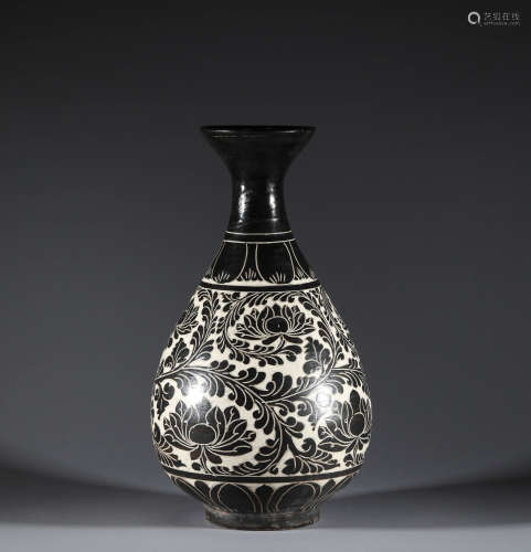 Spring vase with carved jade pot in Cizhou kiln of Song Dyna...