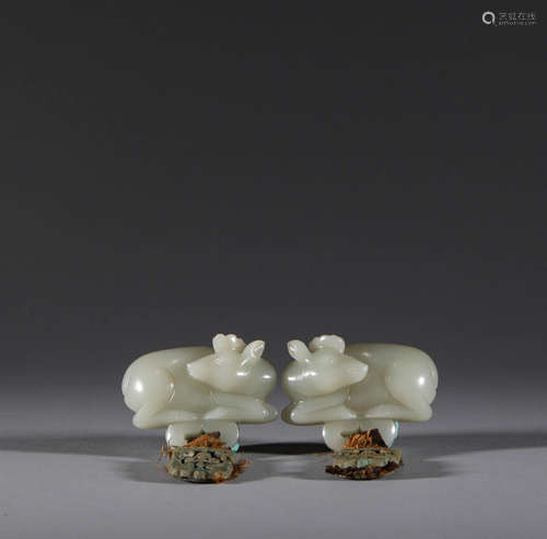 Belt accessories of Hetian jade deer in Liao Dynasty