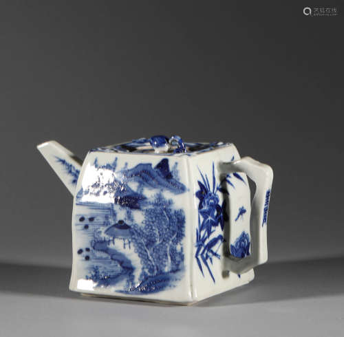 Qing Dynasty blue and white porcelain teapot
