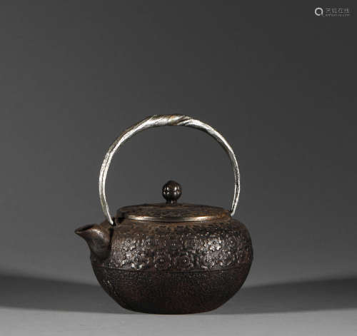 Japanese pattern teapot