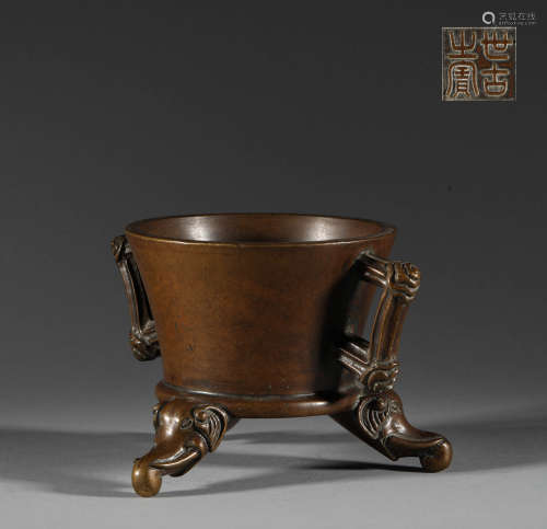 Bronze three legged furnace with two ears in Qing Dynasty