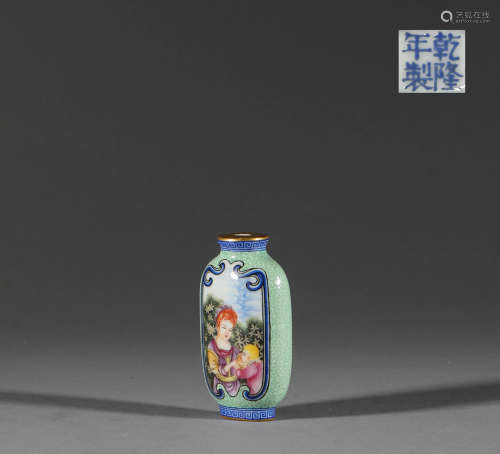 Enamel snuff bottle in Qing Dynasty