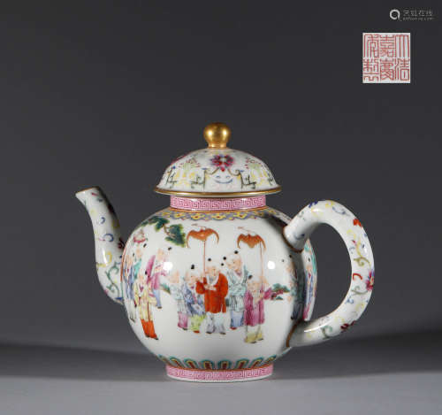 Qing Dynasty famille rose teapot for children