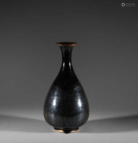 Jade pot spring vase with sauce glaze in Song Dynasty