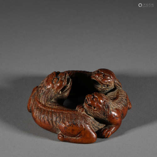 Bamboo root lion in Qing Dynasty