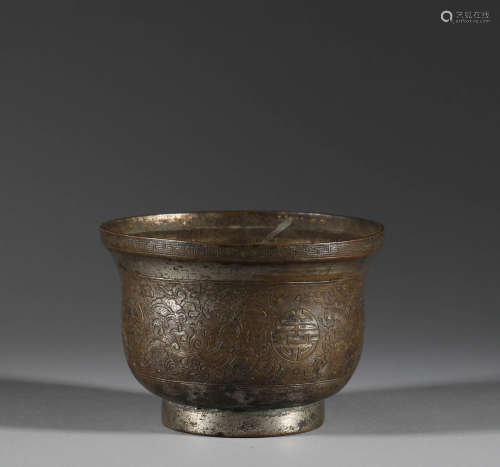 Copper cup with flower pattern in Qing Dynasty