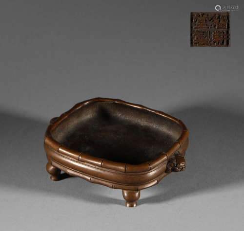 Bronze animal ear incense burner in Qing Dynasty