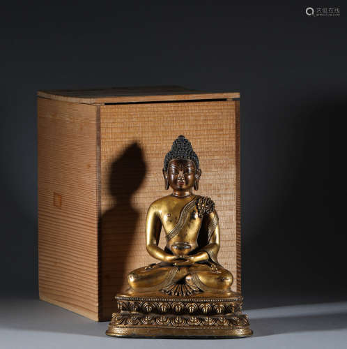 Amitabha Buddha gilded with bronze in Qing Dynasty
