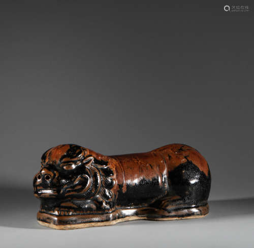 Animal pillow of Cizhou kiln in Song Dynasty