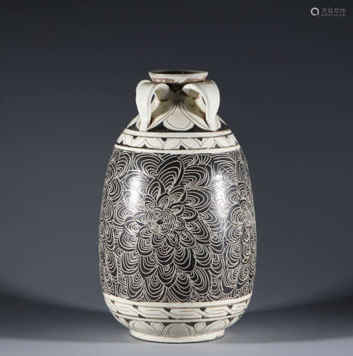 Flower vase of Cizhou kiln in Song Dynasty