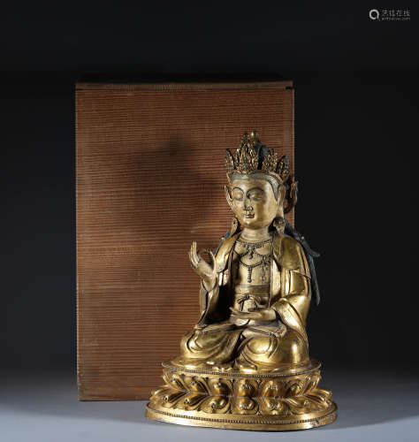 Bronze and gold-plated statue of Guanyin Bodhisattva in Qing...