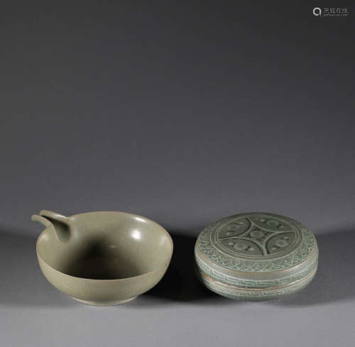 Song Dynasty celadon cover box, lamp