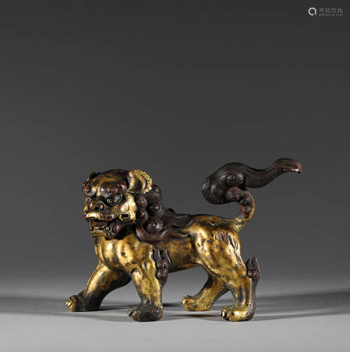 Bronze gilded lion in Qing Dynasty