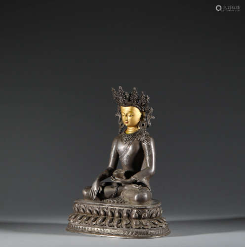 Pure silver gilt Buddha statues in Qing Dynasty