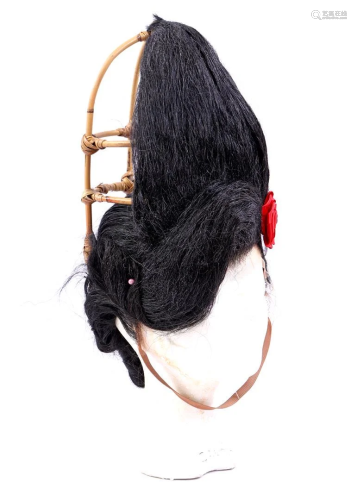 Wig with bamboo 'Bourgeois lady